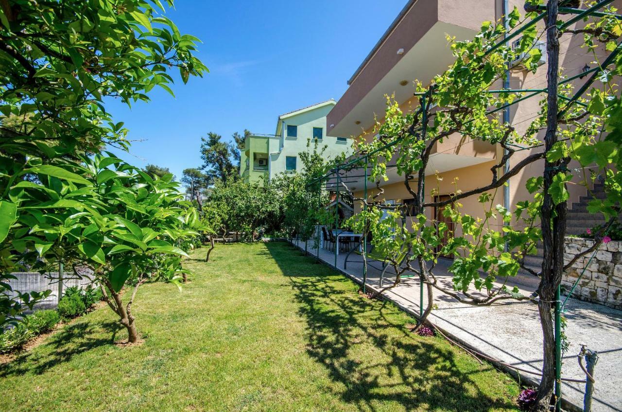 Apartments Tonka Donji Okrug  Exterior photo